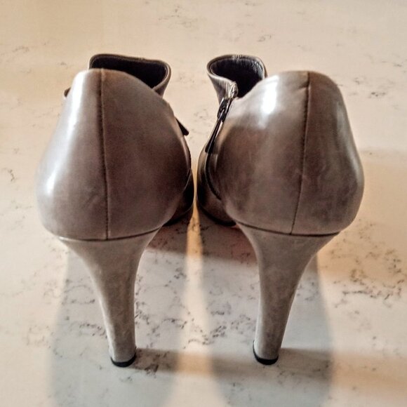 Classiques Entier Grey Leather Ankle Bootie - Picture 3 of 5